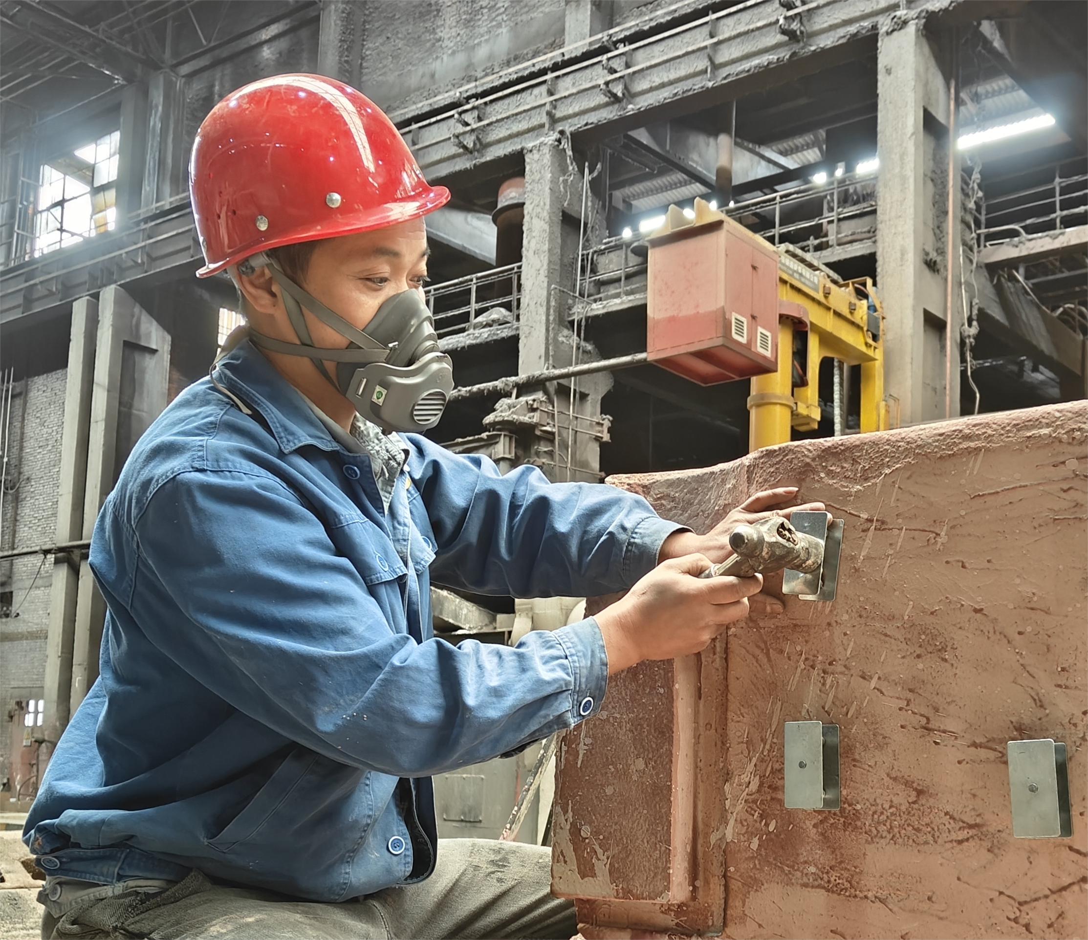 【身边模范】杨大江：专心做事创业，，，，，塑“造”精彩人生